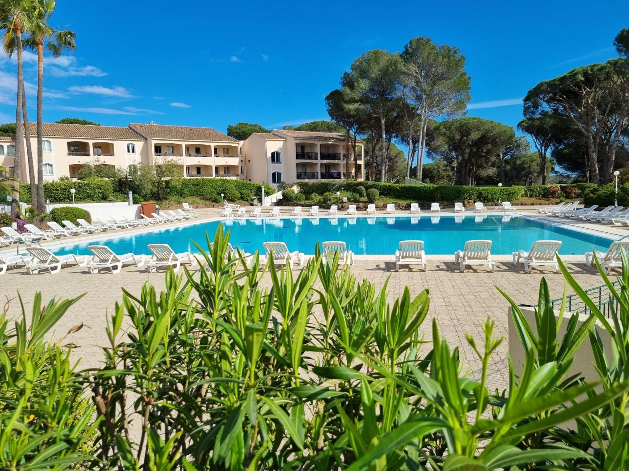 Studio 4P Vue Piscine St Raphael Valescure - Au Coeur Des Golfs Saint-Raphael  Exterior photo